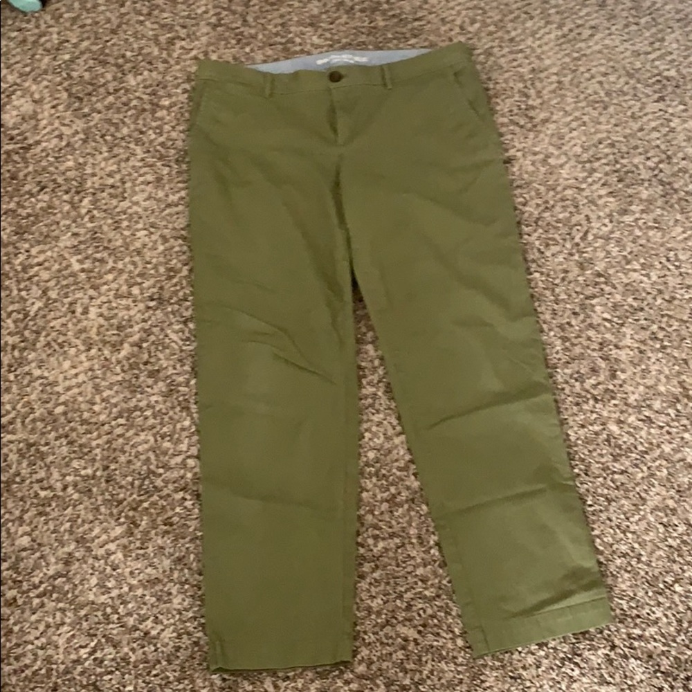 Olive green Banana Republic city chino size 8